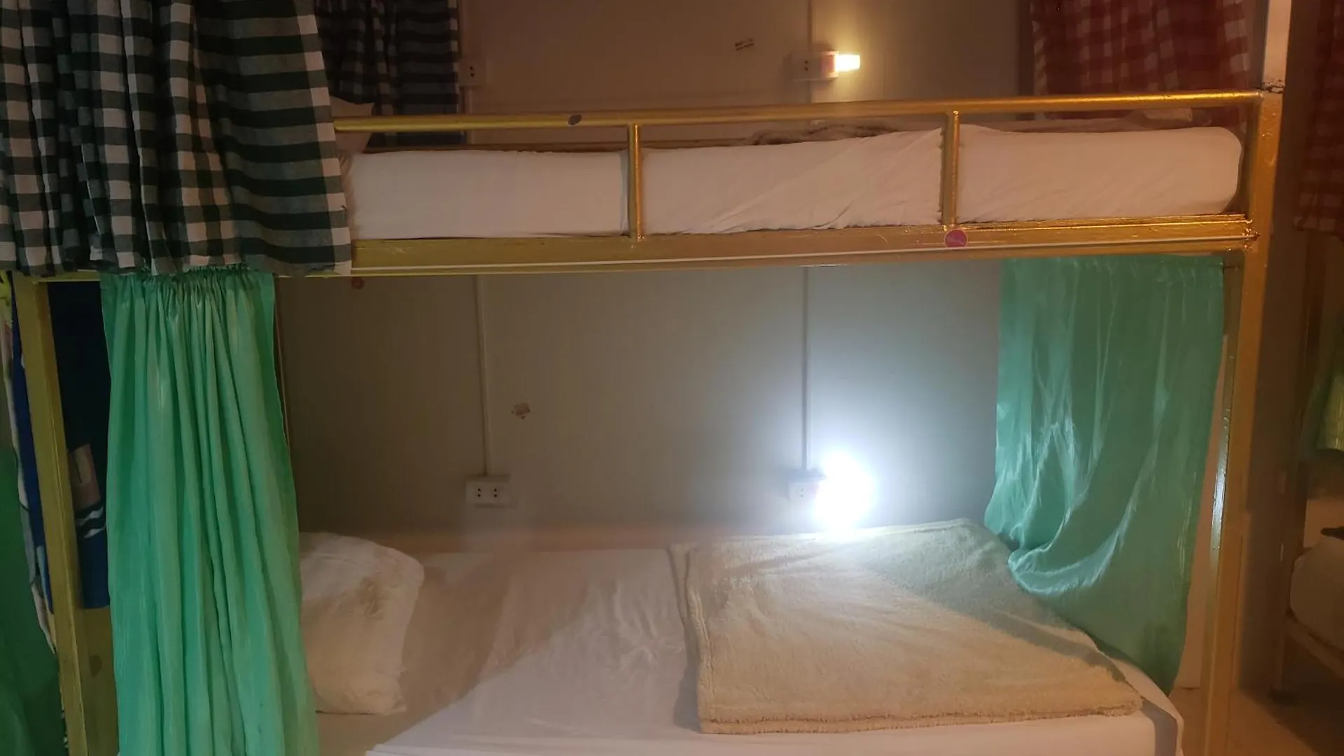 Lucky Dorm Hostel Phi Phi-eilanden Thailand